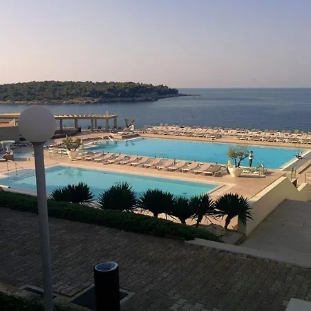 Semesteranläggning (resort) Arena Verudela 4*