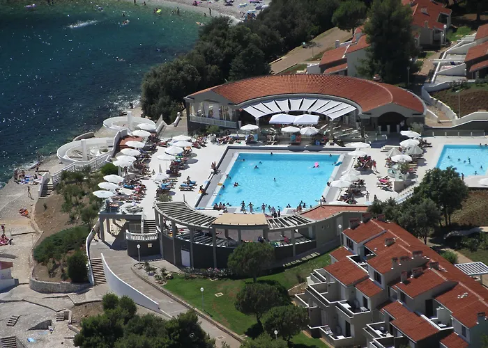 Resort Arena Verudela 4*