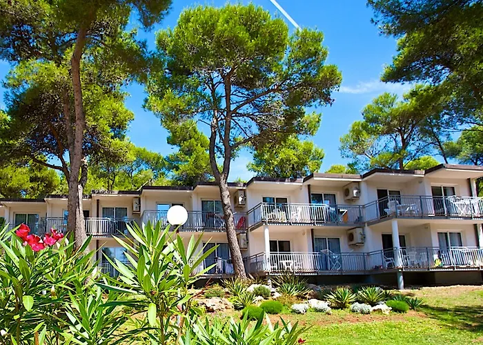 Resort Arena Verudela 4*